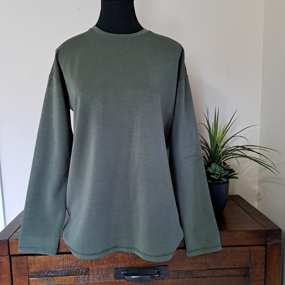 NWT Up! Long Sleeved Top Soft Tencel Green Women's Size Small Crewneck - Picture 1 of 14